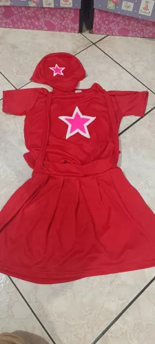 Fantasia Aventureira Vermelha