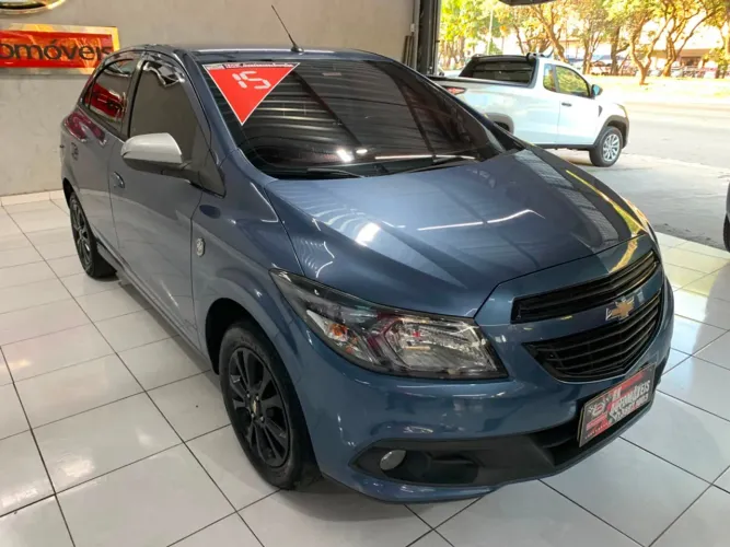 Chevrolet Onix Hatch LT 1.0 8V Flex Power Mec. 4P 2015