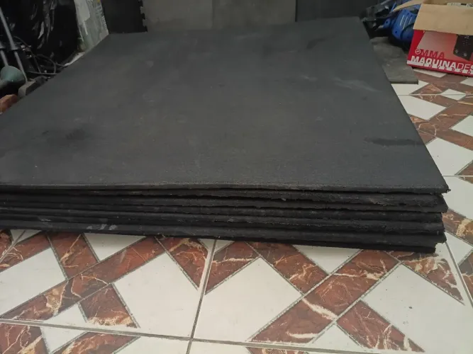 Piso emborrachado academia( entrego) 100$ cada placa