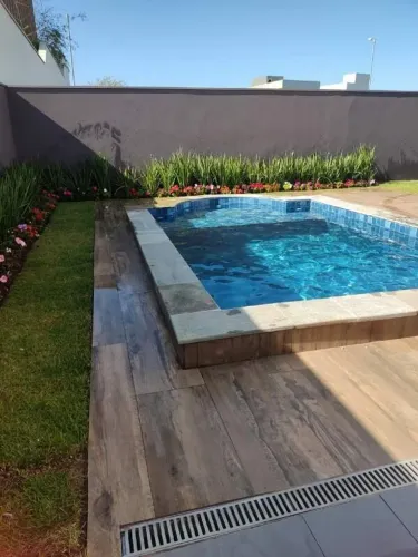 Casa em condomínio para aluguel, 4 quartos, 4 suítes, Granja Marileusa - Uberlândia/MG