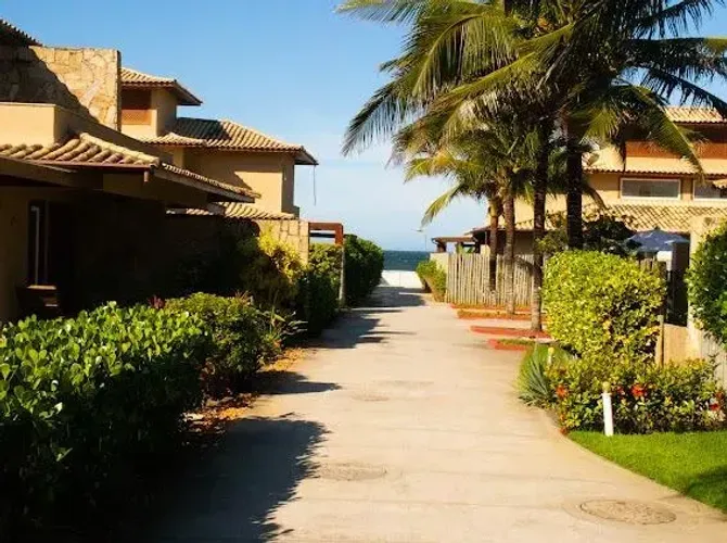 Excelente casa em condomínio fechado, pé na areia, Búzios - RJ.
