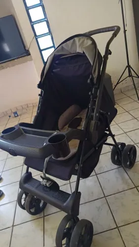 Carrinho e bebê conforto unissex