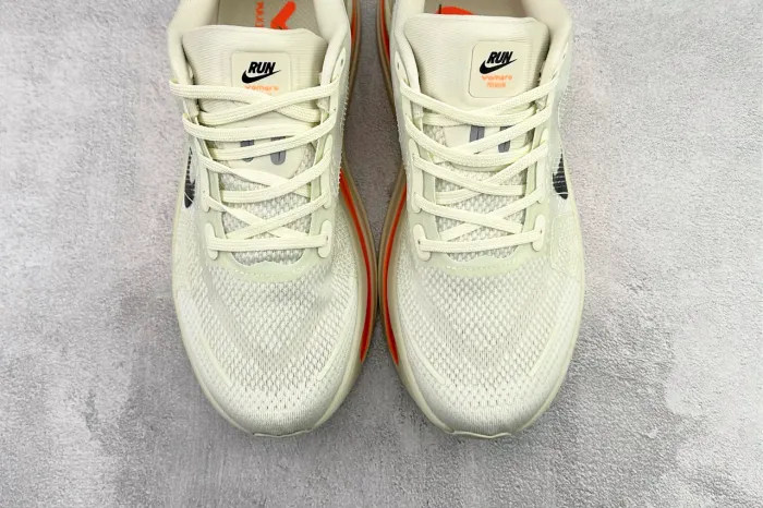 Tênis Nike Vomero Premium 41