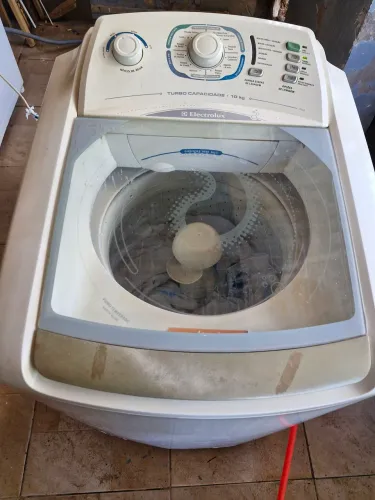Máquina de lavar Electrolux 10kg funciona perfeitamente tudo e usada