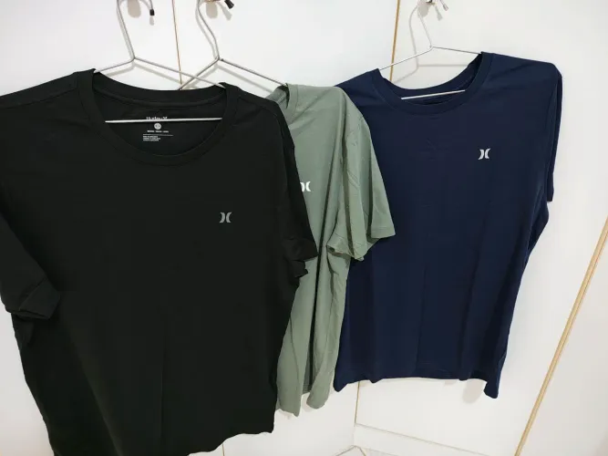 Blusas masculinas novíssimas da Hurley tamanho M. Comprada direto da Hurley USA