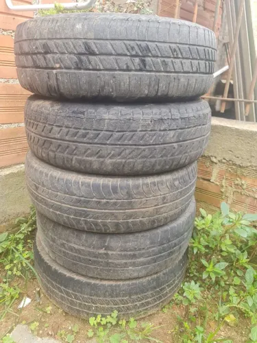 4 Rodas de ferro com pneu meia vida aro 13 
