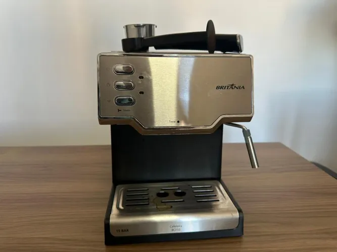 cafeteira Britânia BCF33 127V - R$ 490,00