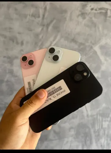 iPhones lacrados/ semi novos