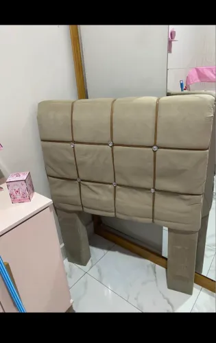 Cabeceira estofada (cama de solteiro)