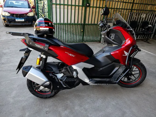 Honda ADV 160 700km único dono