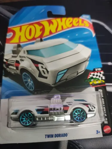 Hotwheels Twin Dorado