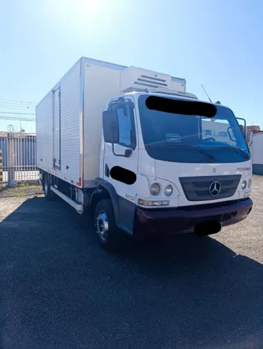Mercedes Benz Accelo 1016 3/4 Baú refrigerado Ibiporã liso