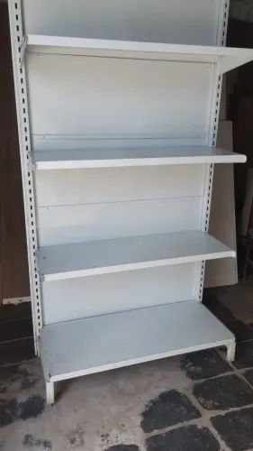 Prateleira de ferro 