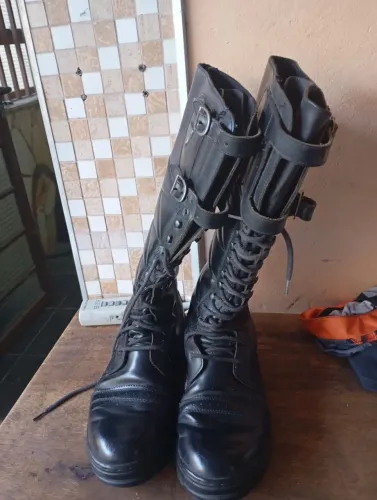Bota Militar em couro Arroyo