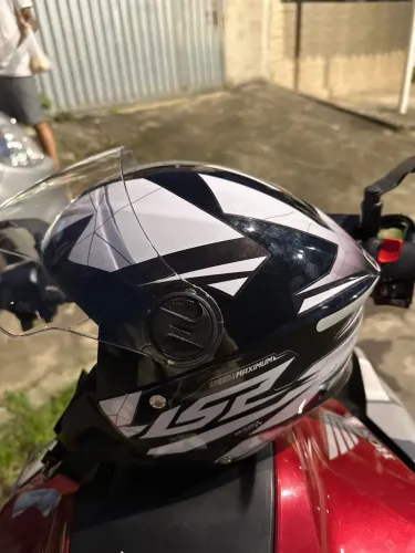 Capacete LS2 preto novo !!!