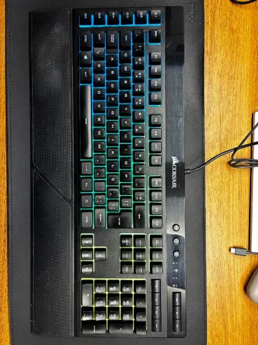 Kit Teclado/Mouse gamer Corsair