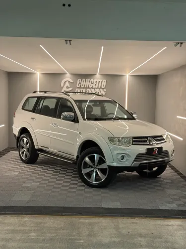 Mitsubishi Pajero Dakar HPE 3.2 4X4 T.I Dies 5P AUT 2015