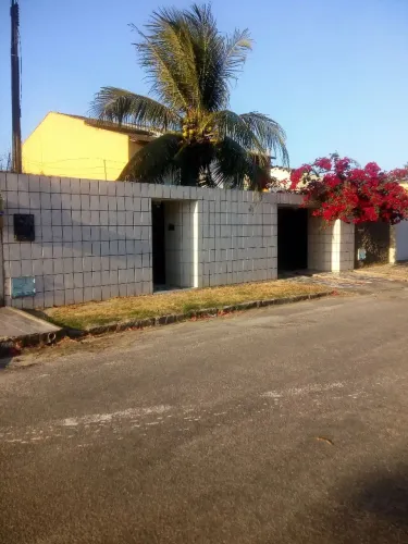 Aluga-se casa conjugada