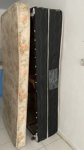 Vendo cama e colchão 