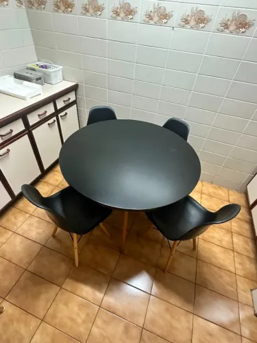 Mesa de Jantar com 4 cadeiras