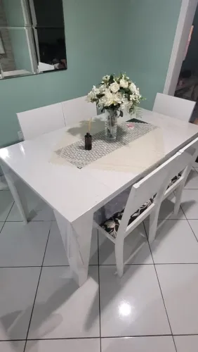 Mesa e 5 cadeiras 100% madeira laqueadas