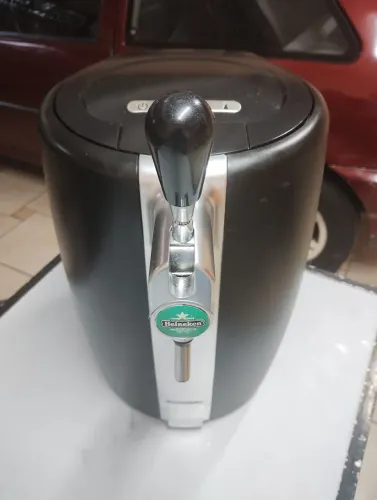 Vendo chopeira Heineken, 110 v.