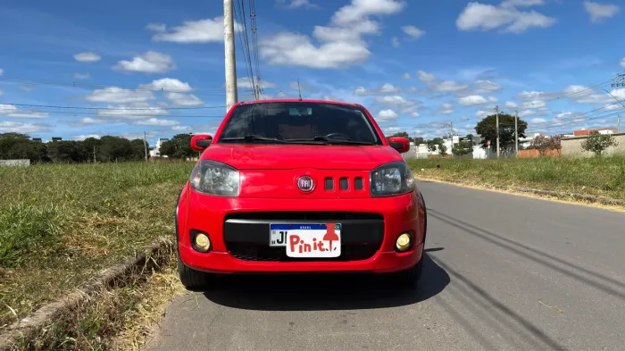 Fiat Uno Sporting 1.4 EVO Fire Flex 8V 4P 2014