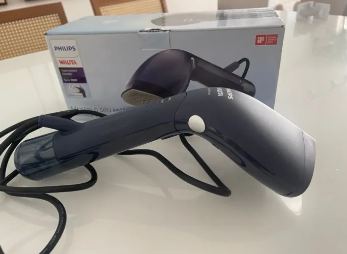 Passadeira a vapor / vaporizador de roupas Philips Walita