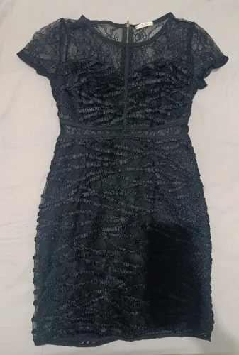 Vestido social com renda