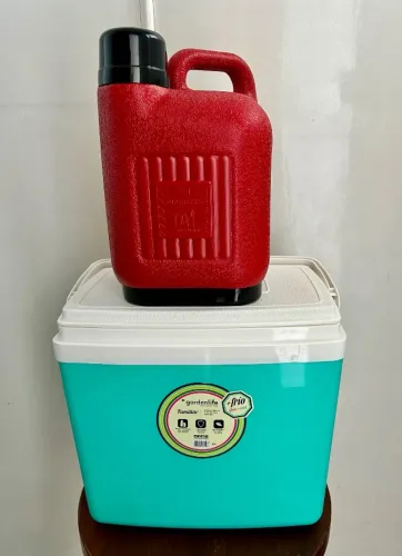 Caixa térmica 20 litros gardenlife e garrafa térmica termolar