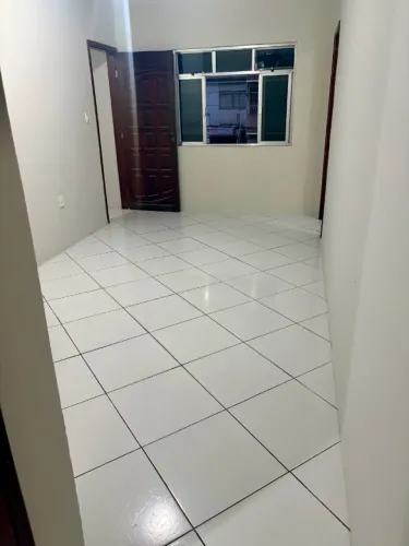 Aluga-se casa na Avenida Waldir Sobreira Pires - Retiro