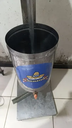 Vendo máquina de picolé