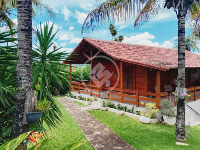 Casa Estilo Colonial Madeira e Alvenaria a VENDA Condomínio Condados da Lagoa codigo: 2678