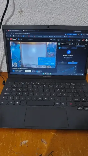 Notebook positivo em perfeito estado