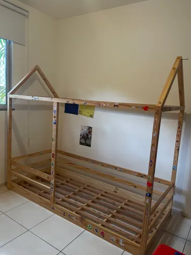 Cama solteiro infantil montesoriana 