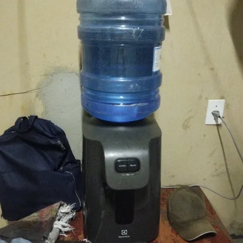 Vendo bebedouro eletrônico funcionando