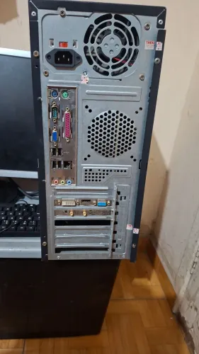 LVendo excelente computador desktop.