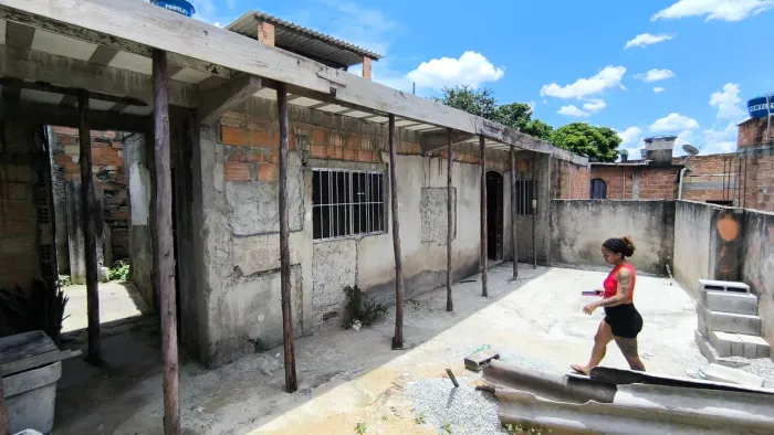 Vendo casa em obras vila Brauna( Justinópolis )