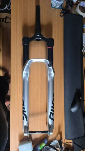 Suspensão Rock Shox Pike Ultimate 150mm