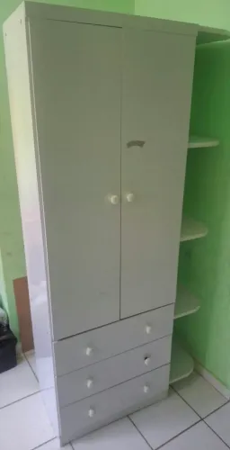 Guarda roupa infantil