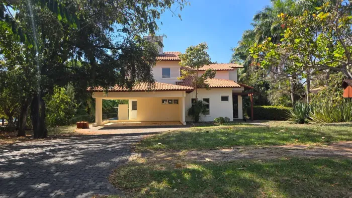 Aldeia do Vale, Sobrado para alugar com 5/5, Sendo 5 Suítes, Varanda Gourmet e piscina.