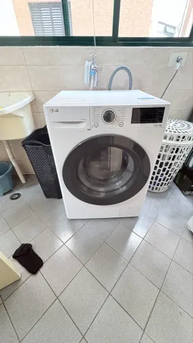 Lava e Seca LG 11kg/7kg - Excelente Estado
