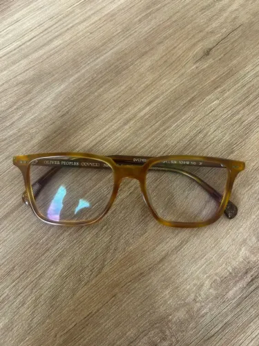 Óculos Oliver Peoples