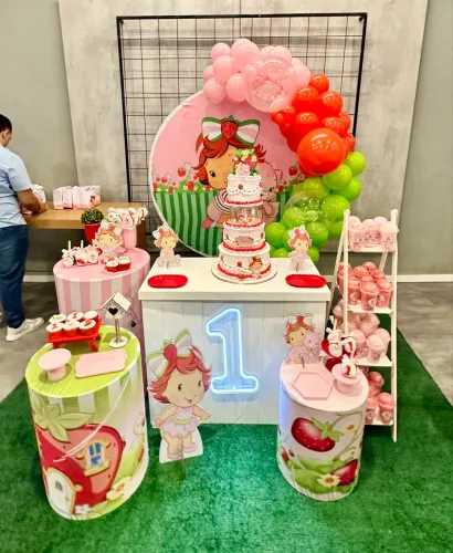 DECORAÇÃO MORANGUINHO BABY