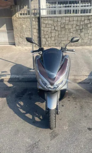 Honda PCX dlx 150 ano 2022