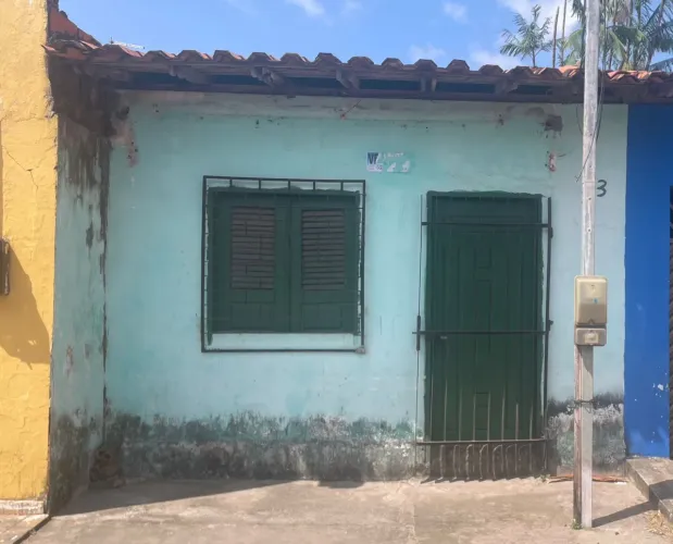 Casa simples pra sair do aluguel bem localizada.
