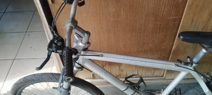 BICICLETA TODA DE ALUMINÍO