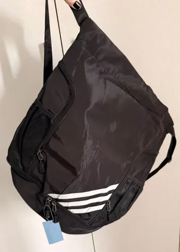 Bolsa / mochila esportiva preta com bolsos - nova 