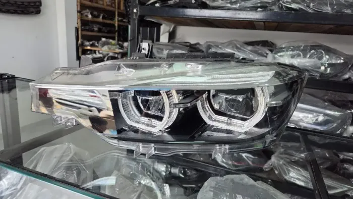 Par De Farol Original BMW 320i Full Led Mascara Negra 2018
