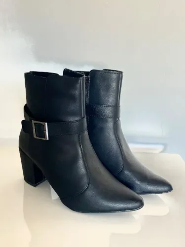 Vendo bota tamanho 38